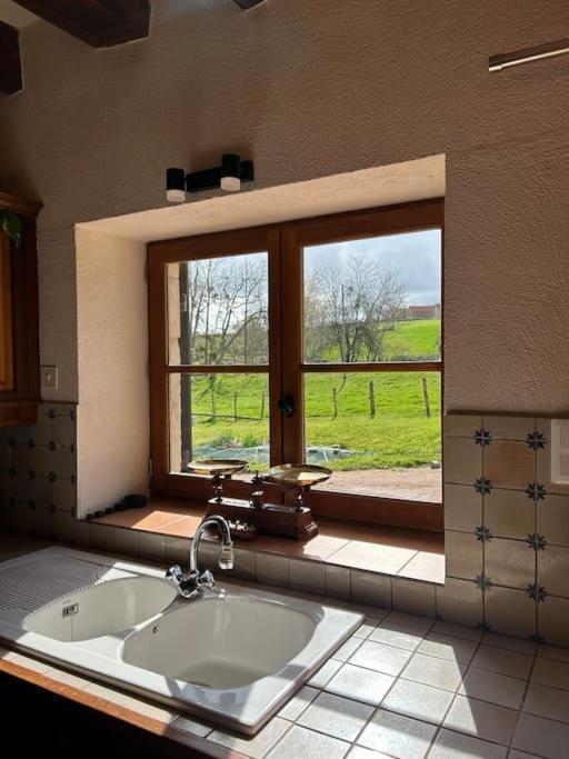 La Maison De Barbara La Guiche 外观 照片